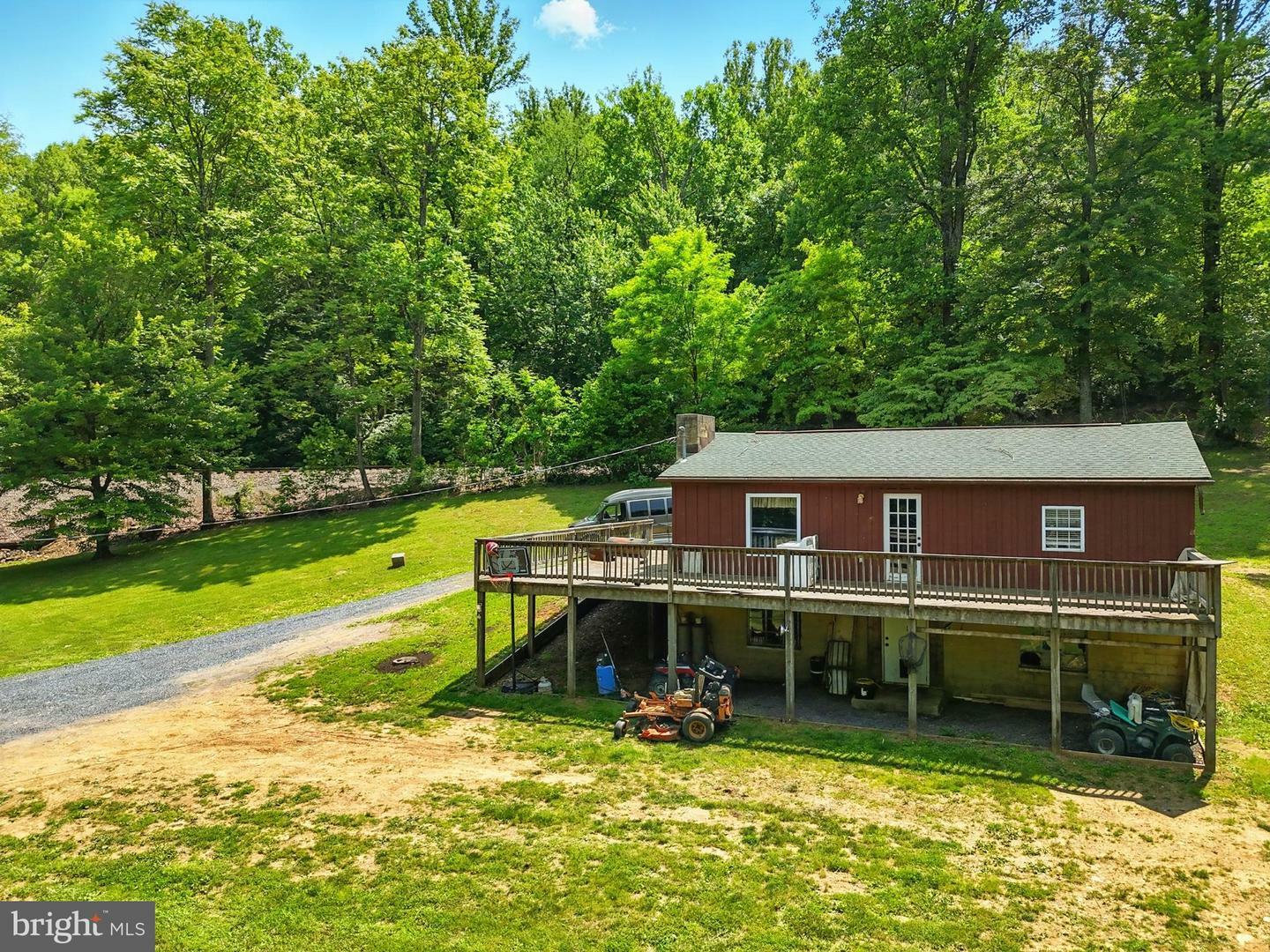 Property Photo:  13057 John Marshall Highway  VA 22642 