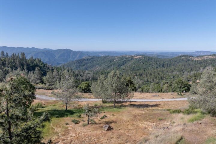 Property Photo: 1262 Heather Drive CA 95247