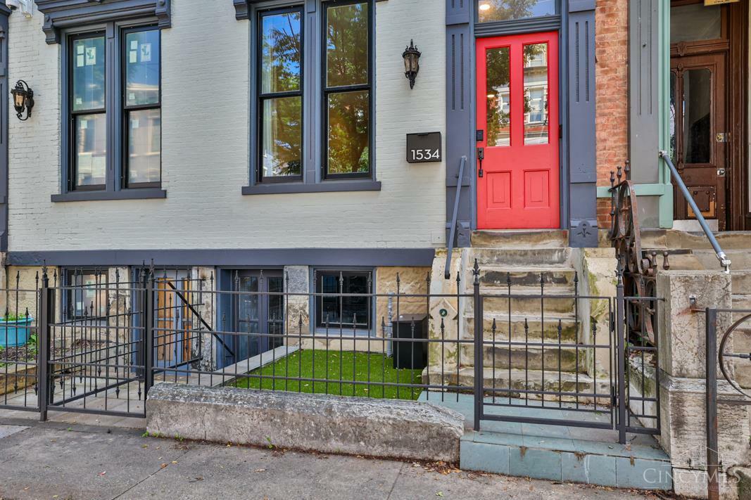 Property Photo: 1534 Elm Street OH 45202