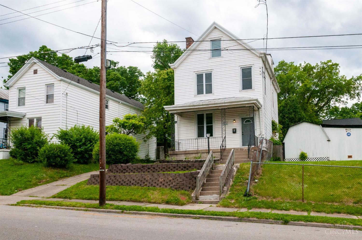 1247 Beech Avenue  Cincinnati OH 45205 photo