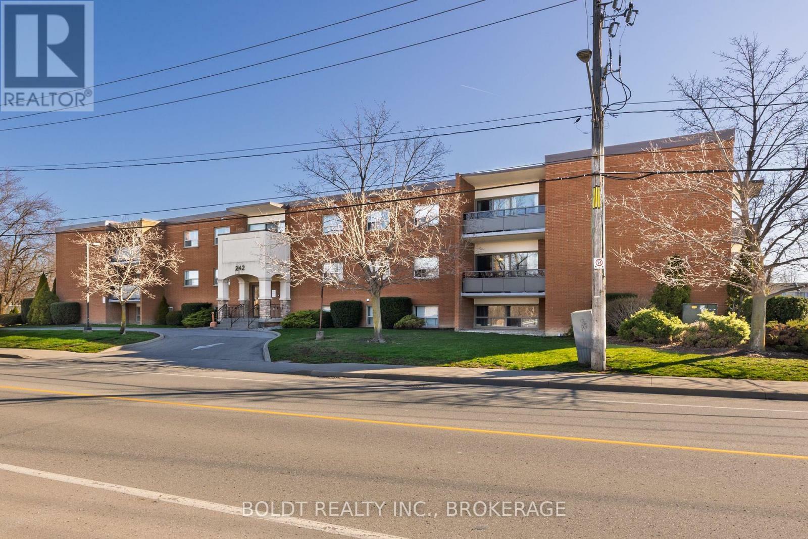 Property Photo: 242 Oakdale Avenue 201 ON L2P 3K5