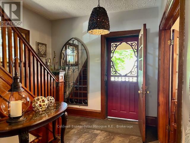 Property Photo:  1209 Hammond Street  ON P1B 2J2 