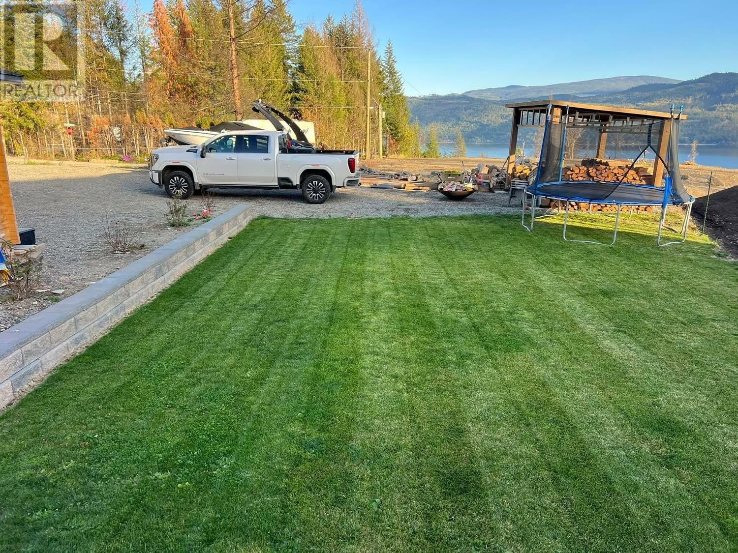 Photo de la propriété:  5230 Tallington Drive  BC V0E 1M6 