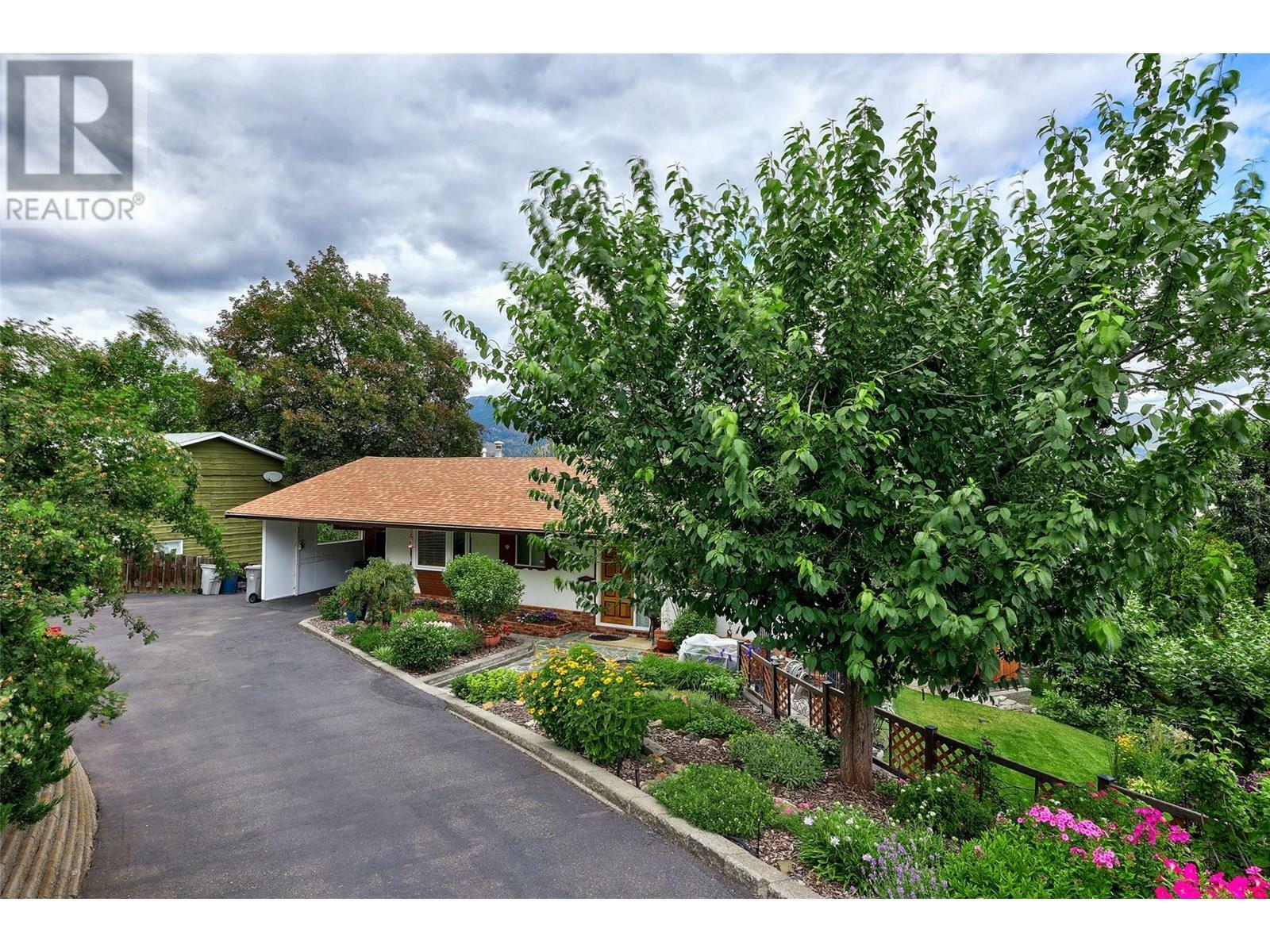 Photo de la propriété:  1214 Clearview Drive  BC V2C 5E5 