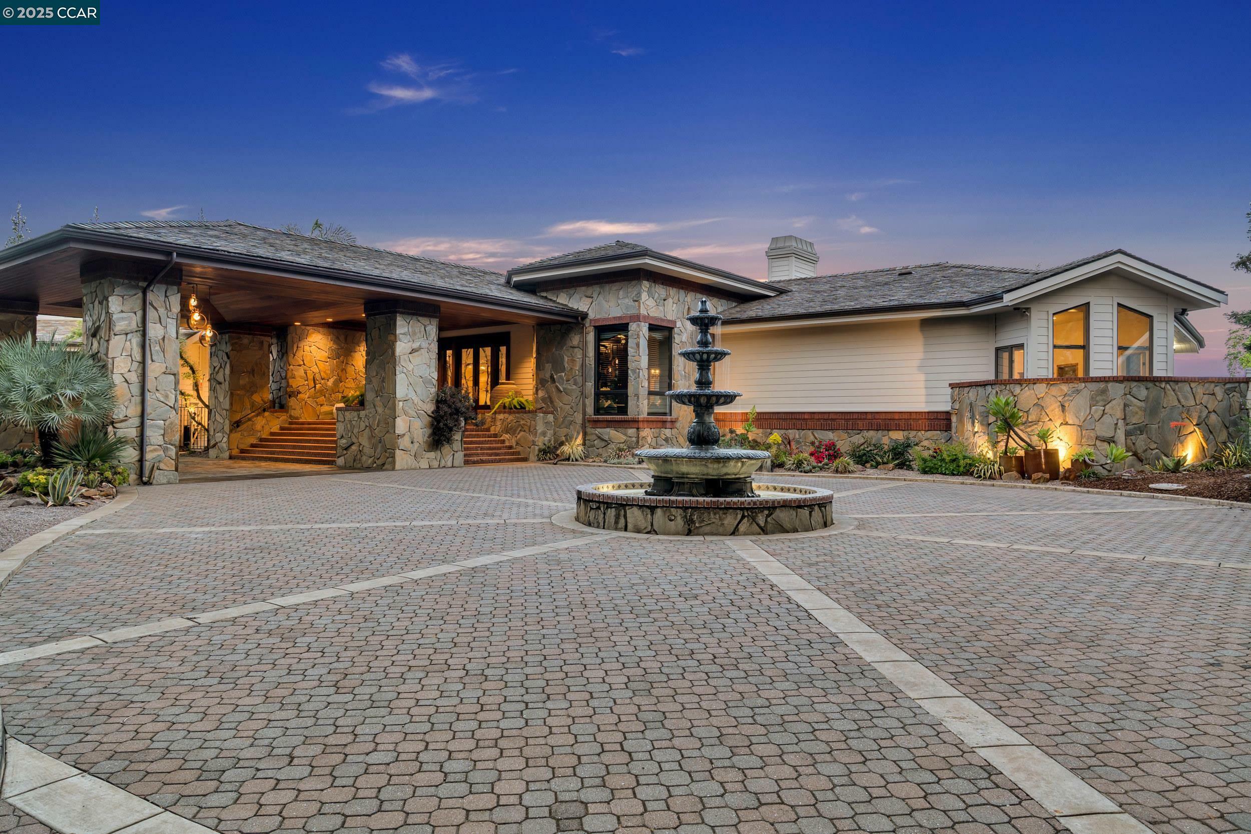 Property Photo: 1121 Eagle Nest Ct CA 94506