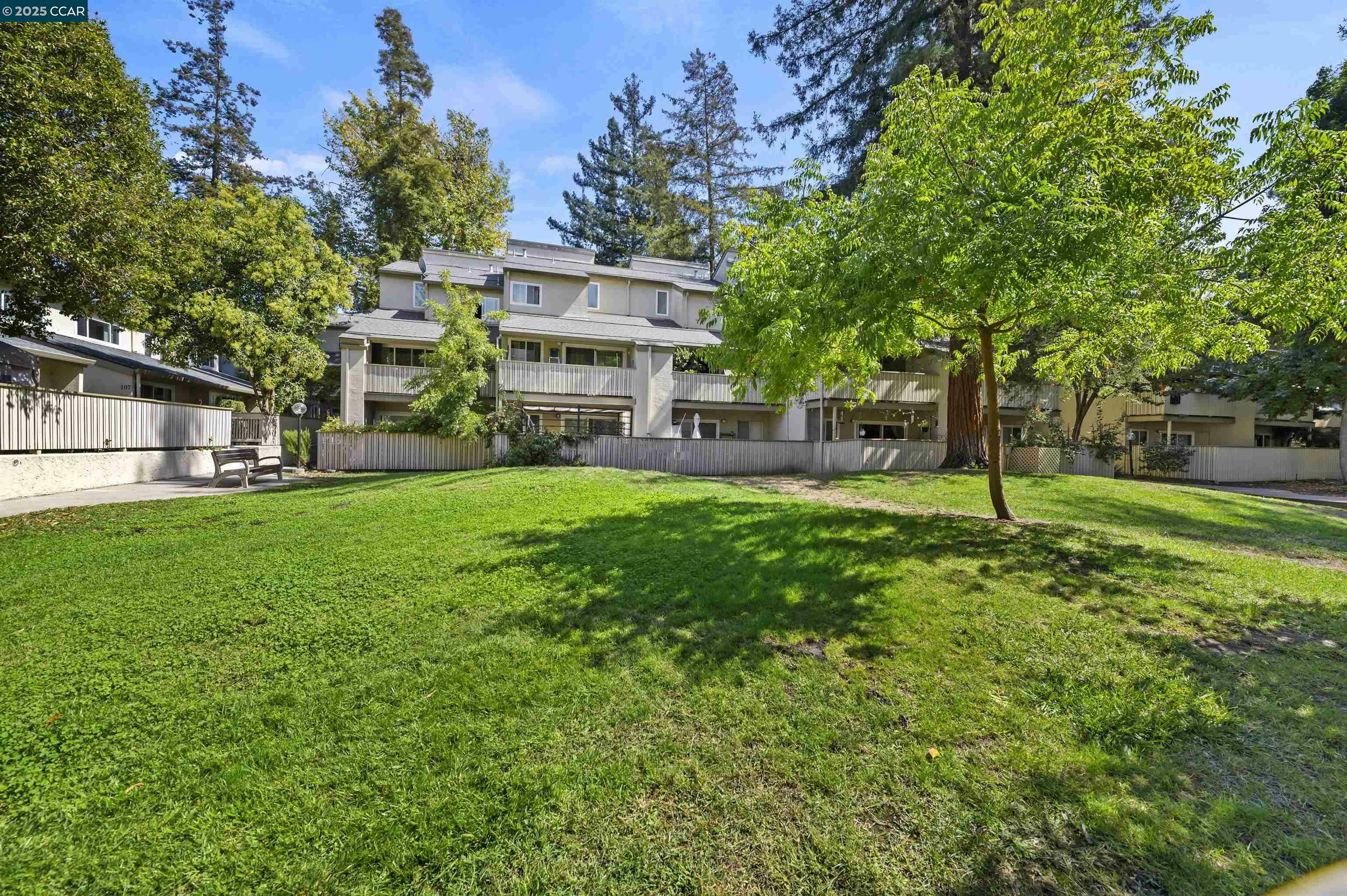 Property Photo: 2712 Oak Rd 60 CA 94597