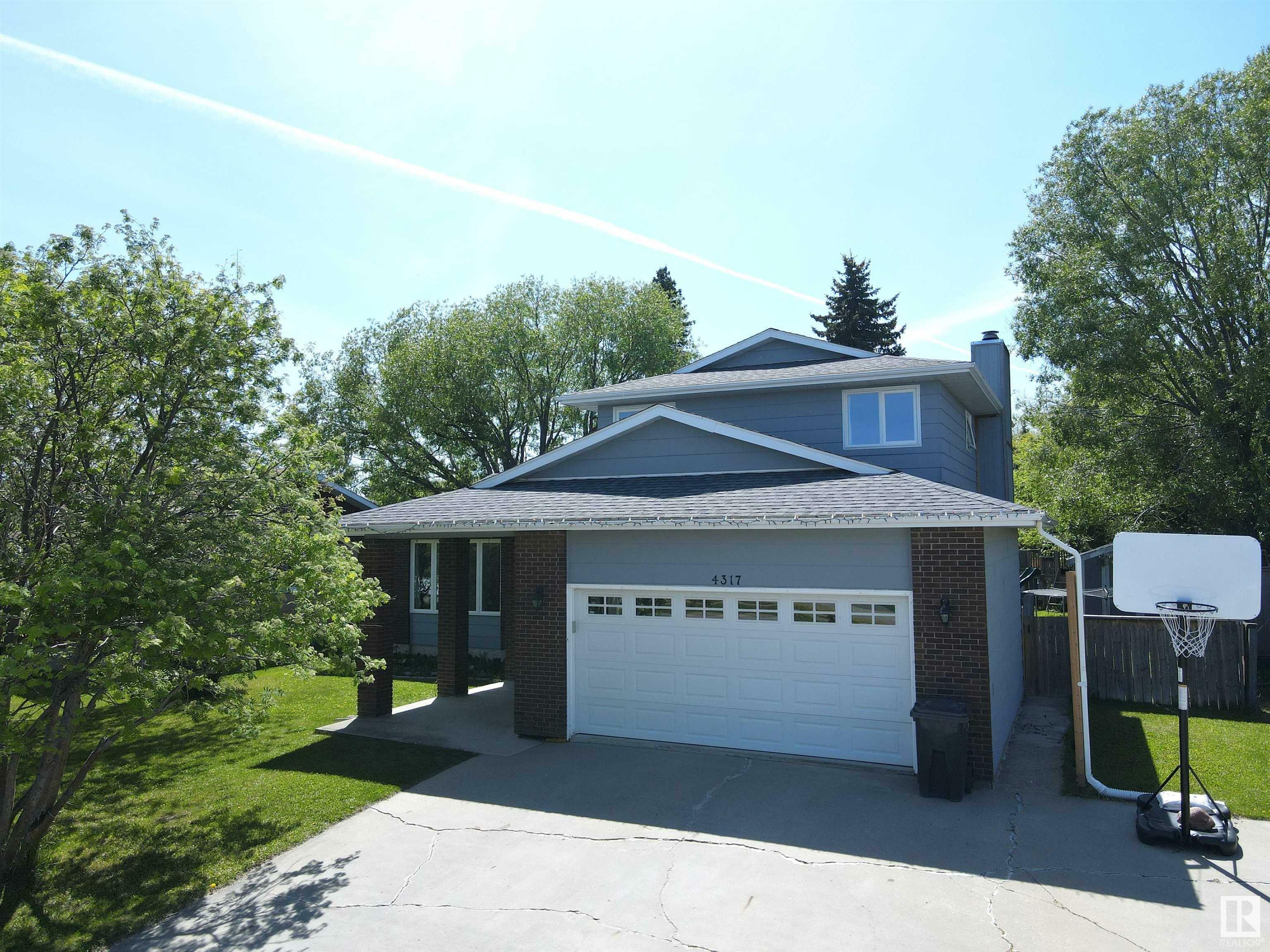 Property Photo: 4317 42 Avenue AB T7A 1G4