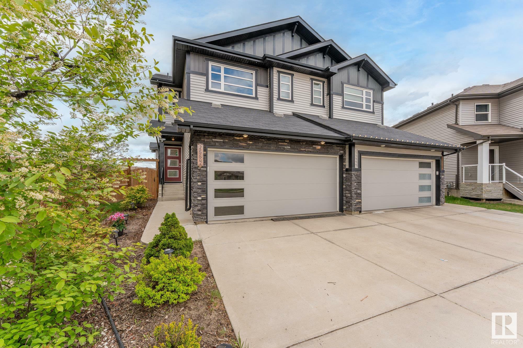 Photo de la propriété: 2554 Casey Way SW AB T6W 3N2