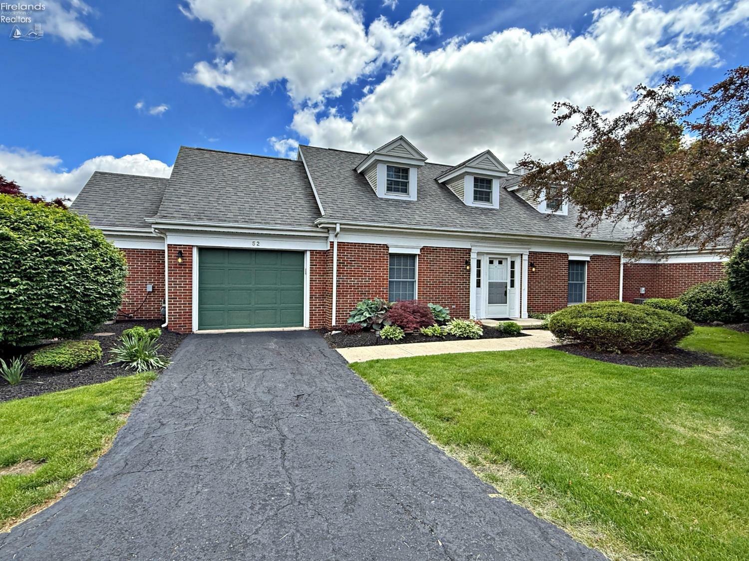 Property Photo: 52 Towne And Country Drive OH 44883