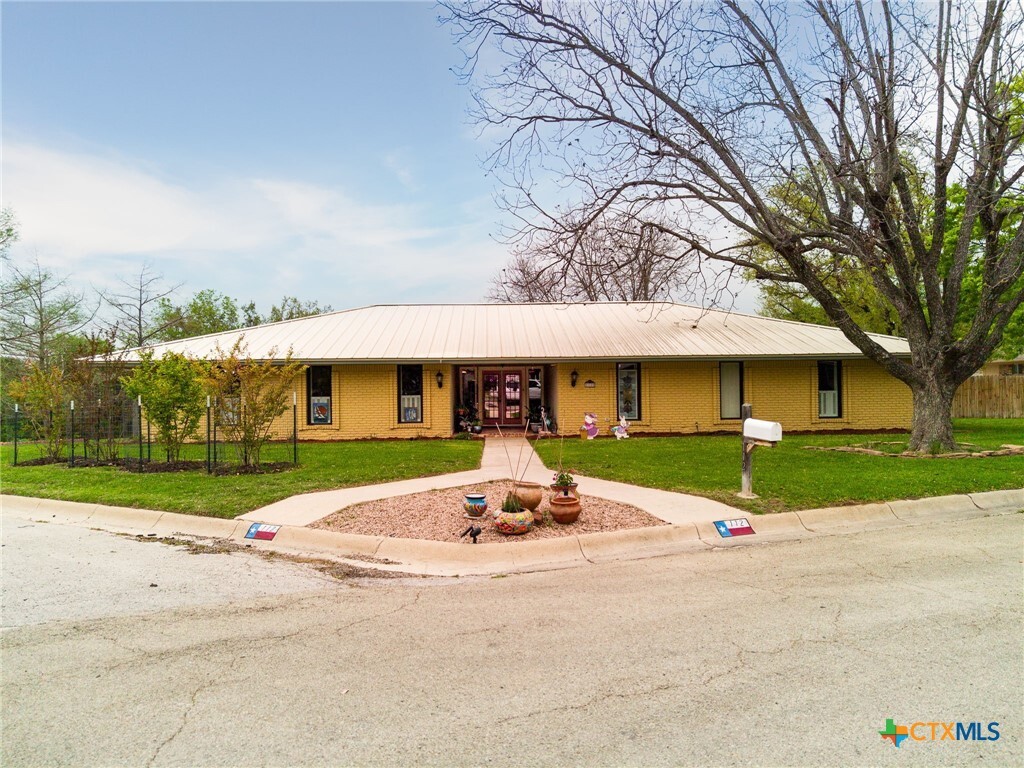 112 Skipcha Trail  Lampasas TX 76550 photo