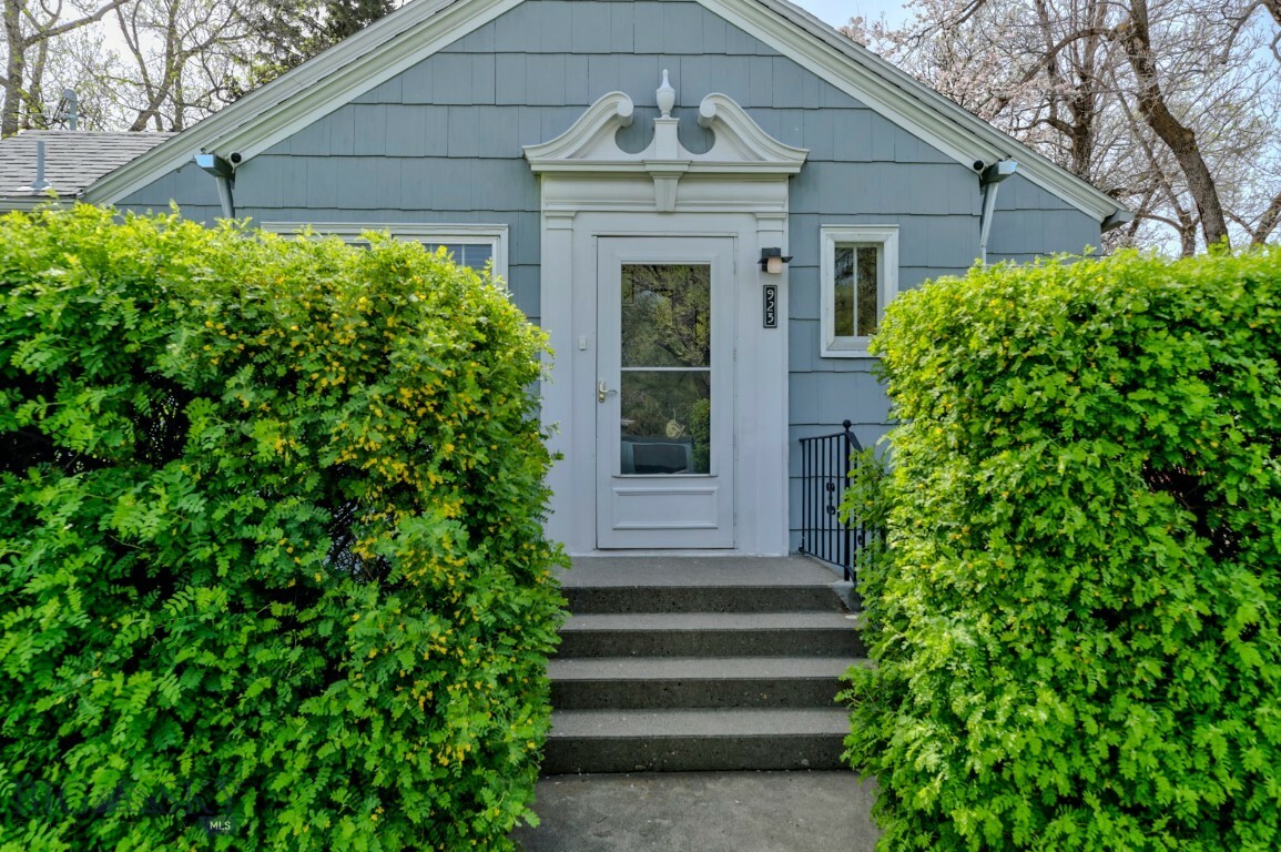 Property Photo:  923 W Clark Street  MT 59047 