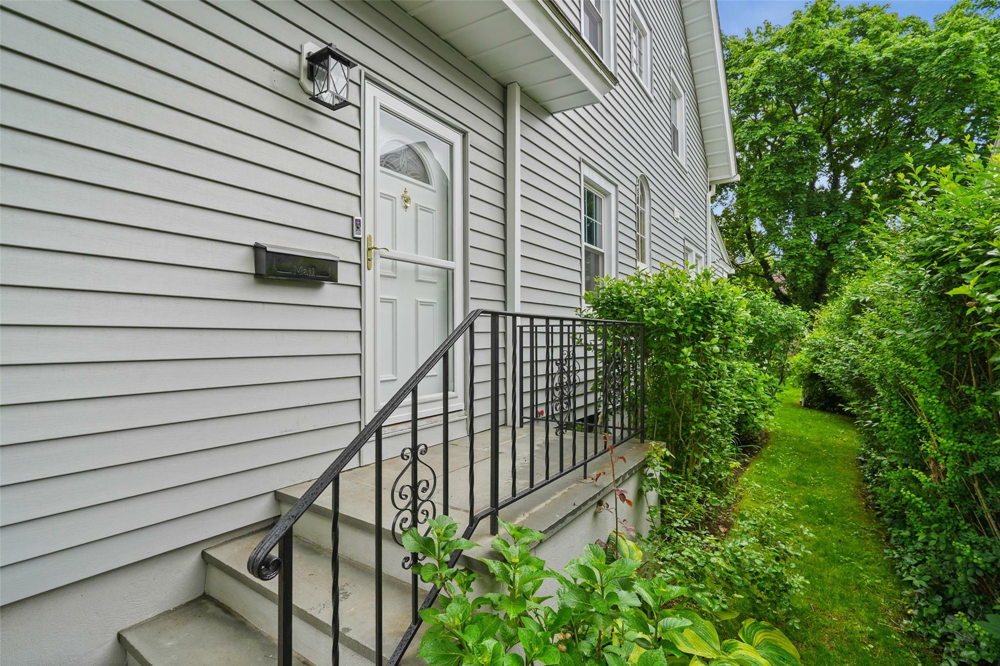 Property Photo:  224 Leicester Street  NY 10573 