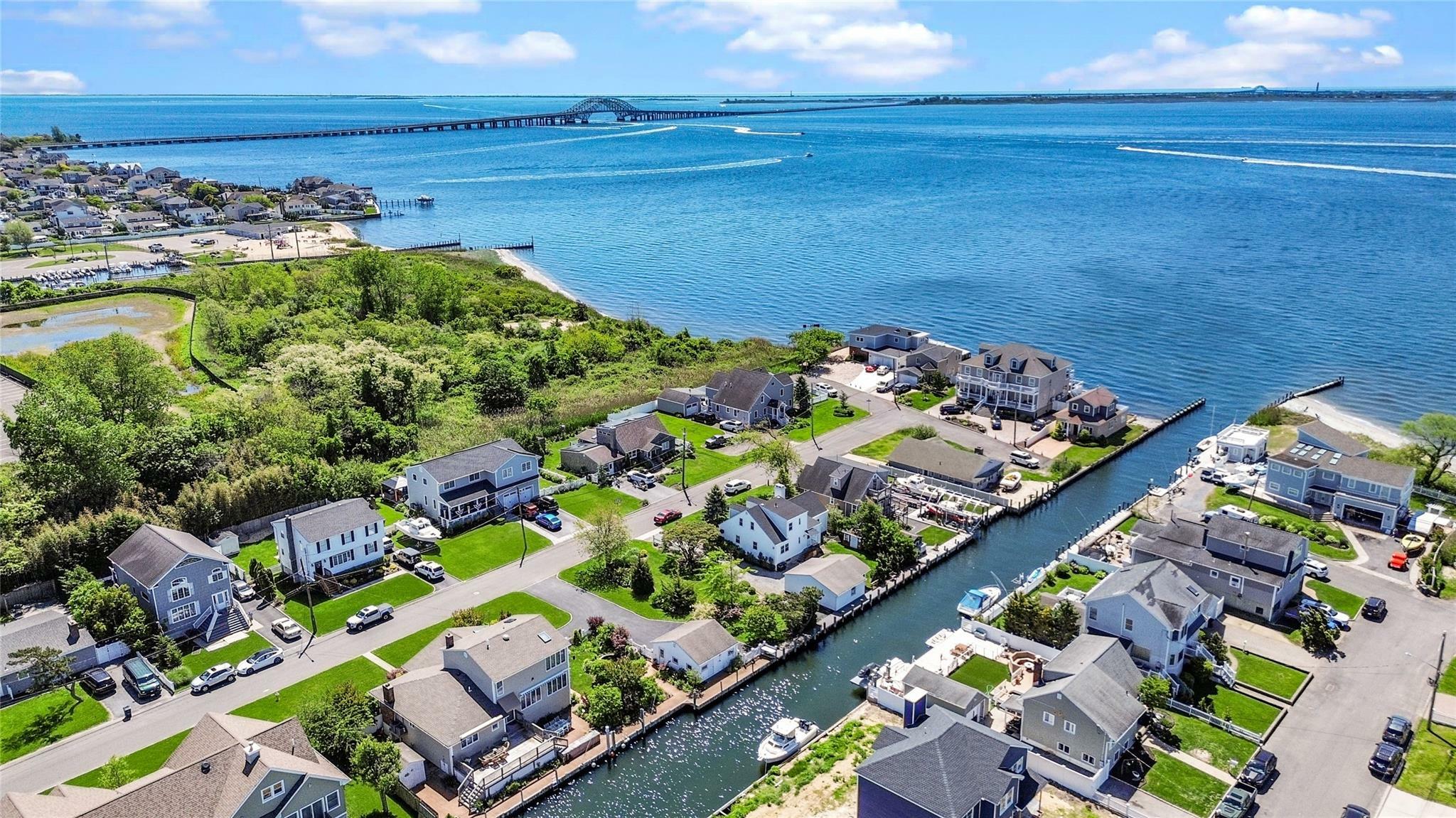 854 E Bay Drive  West Islip NY 11795 photo