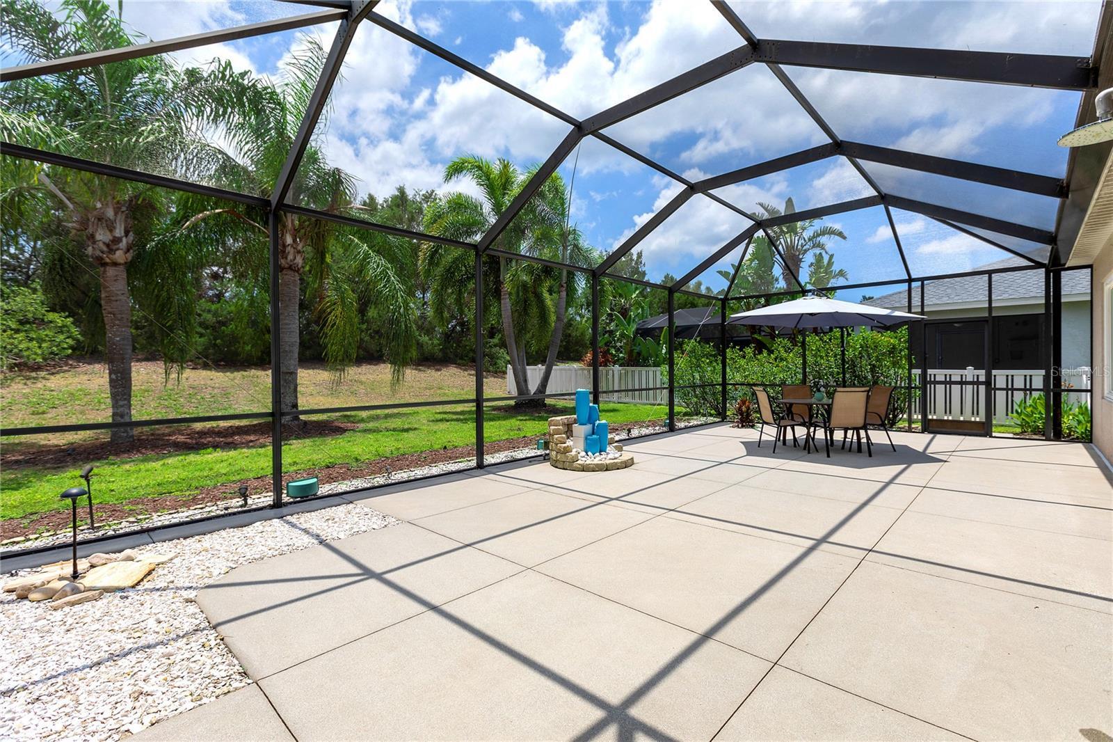Property Photo: 11794 Forest Park Circle FL 34211