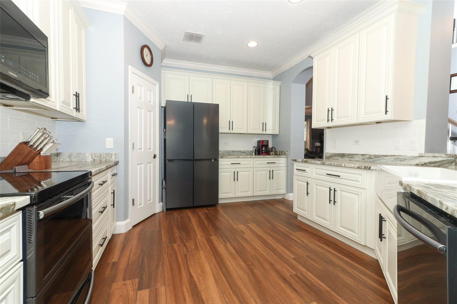 Property Photo:  319 Morning View Drive  FL 34787 