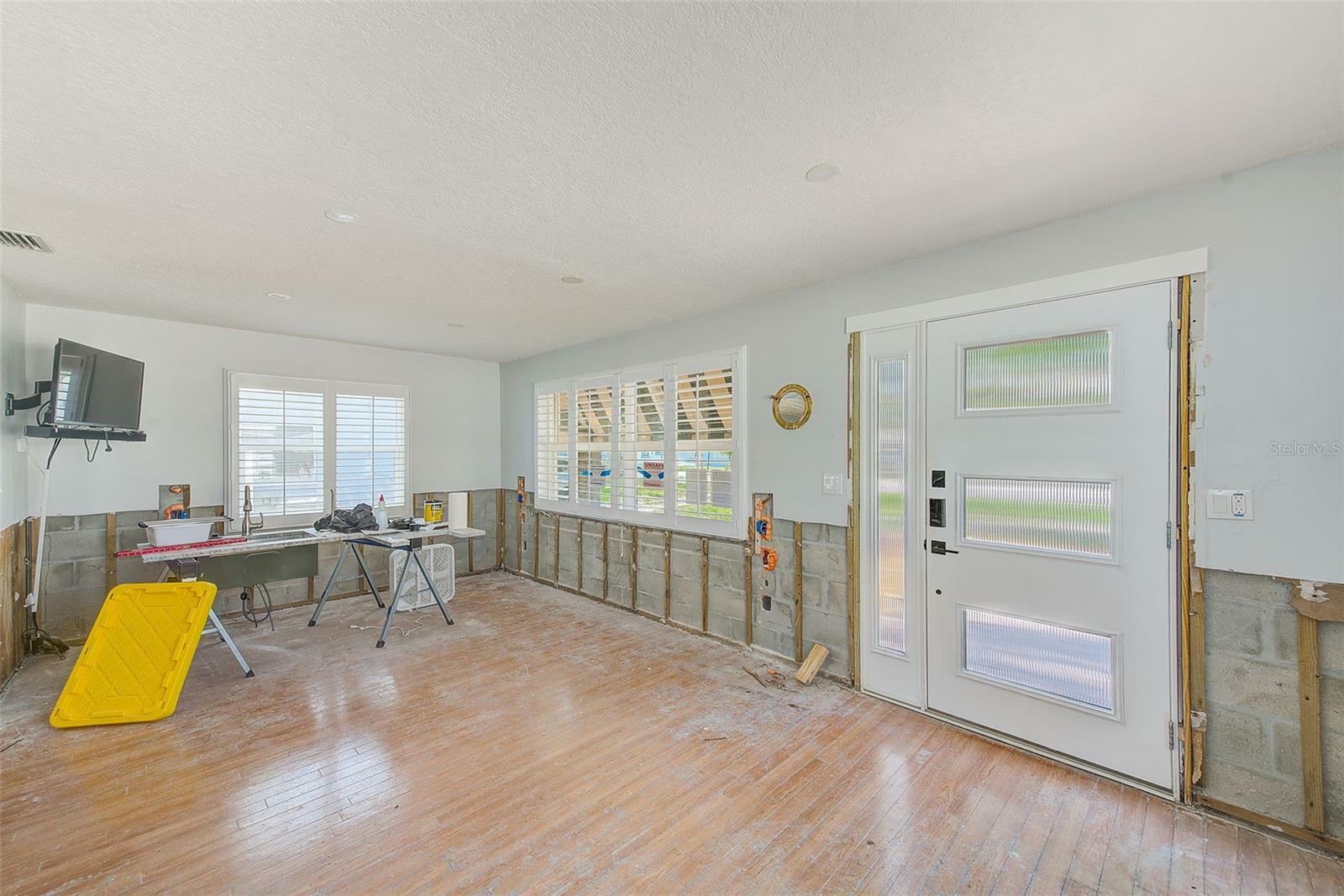 Property Photo:  112 11th Avenue  FL 33785 