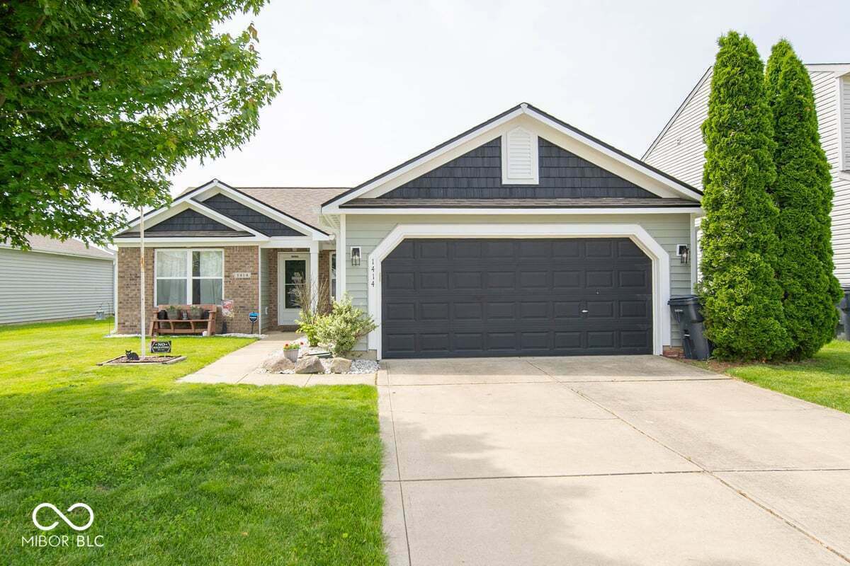 Property Photo: 1414 Dowell Street IN 46143