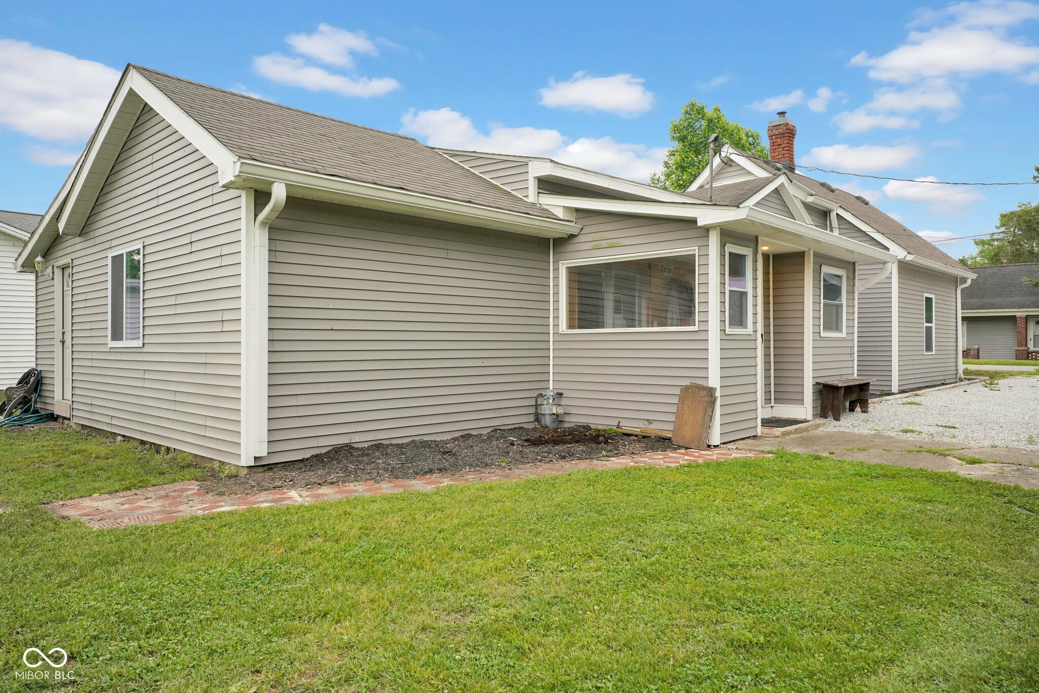 Property Photo: 3324 W Water Street IN 47281