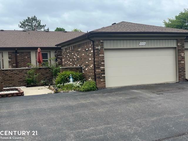 Property Photo: 49404 Ferrisburg Court MI 48315