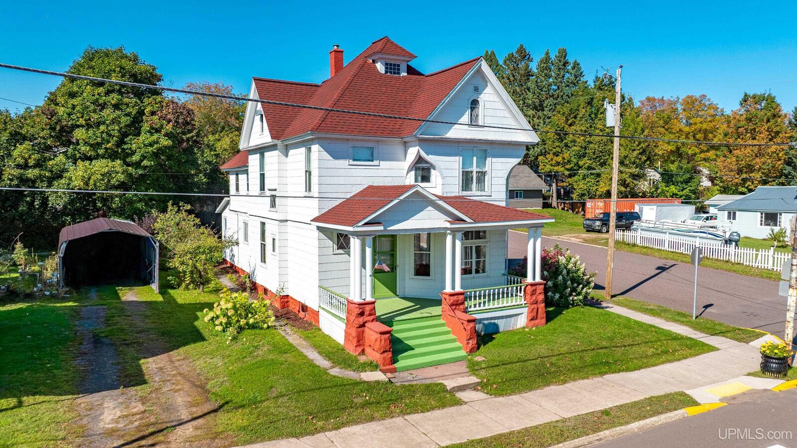 Property Photo: 708 Calumet Street MI 49945