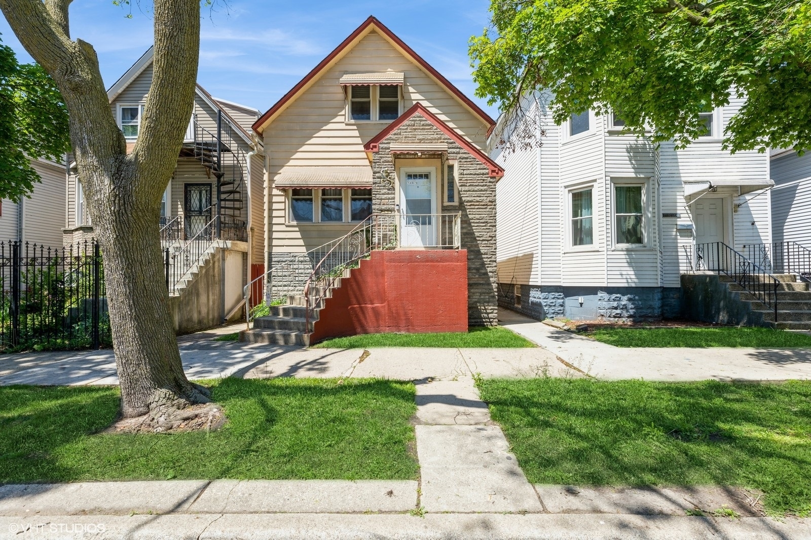 Property Photo:  10624 S Avenue H Road  IL 60617 