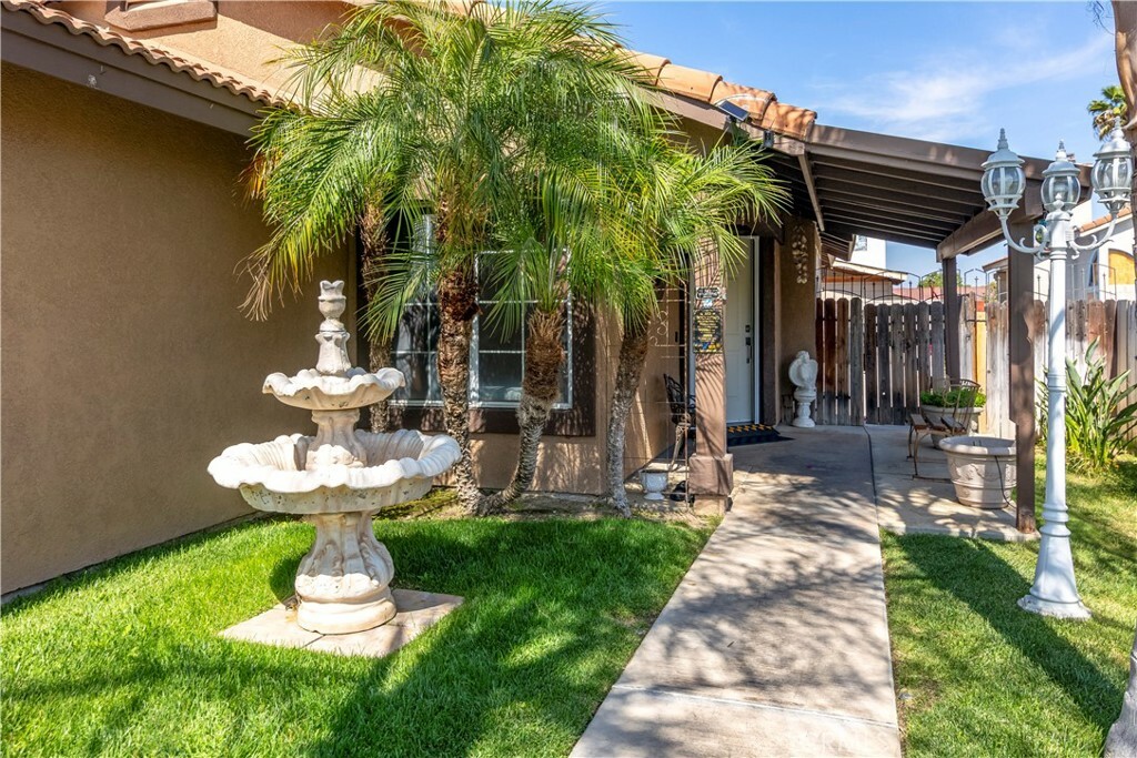 Property Photo: 1115 White Tip Lane CA 92571