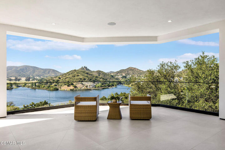 118 Giles Road  Westlake Village CA 91361 photo