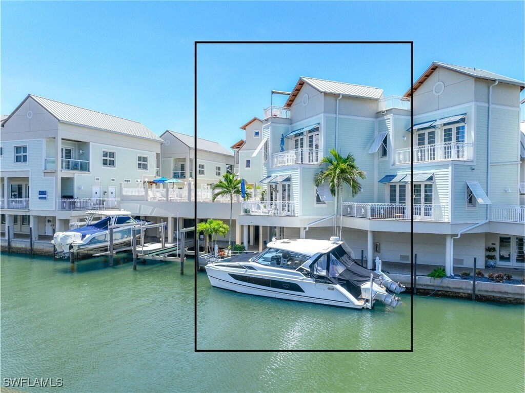 Property Photo: 1001 10th Avenue S 207 FL 34102