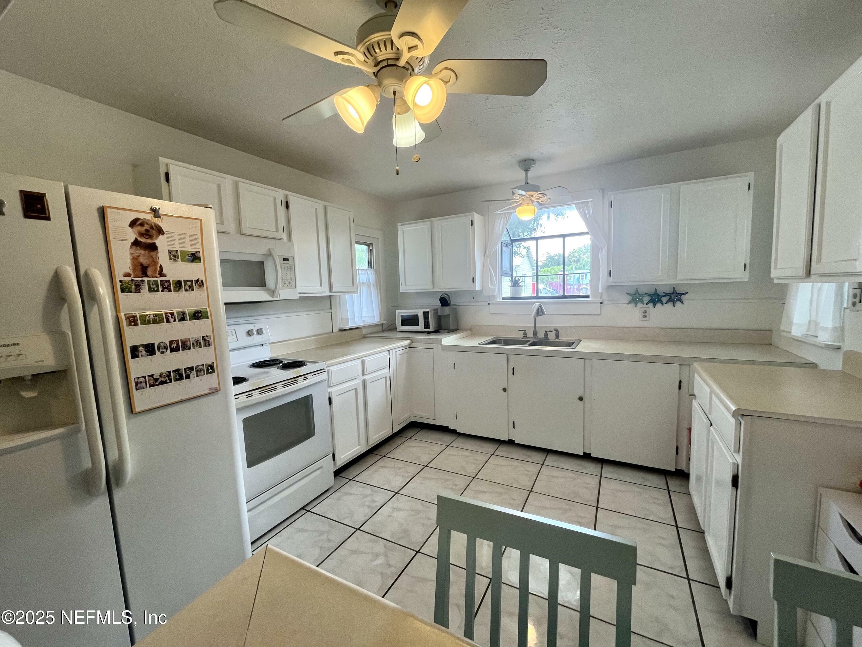 Property Photo:  5000 Elm Street  FL 32189 