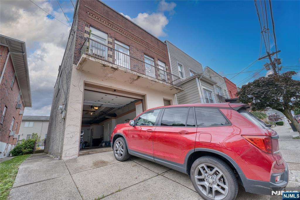 Property Photo:  390 Delano Place  NJ 07022 