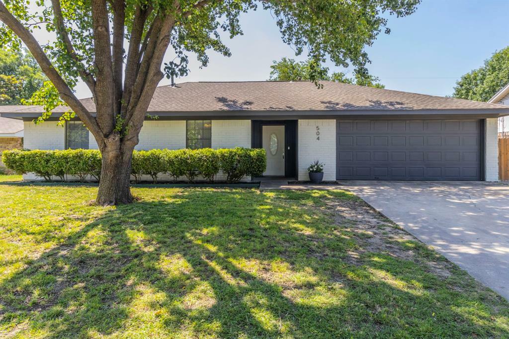 Property Photo: 504 Aspen Drive TX 76209