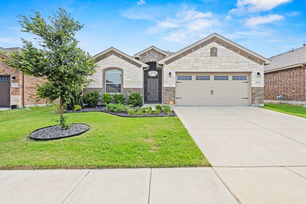 Property Photo: 2522 Crossbranch Drive TX 75154