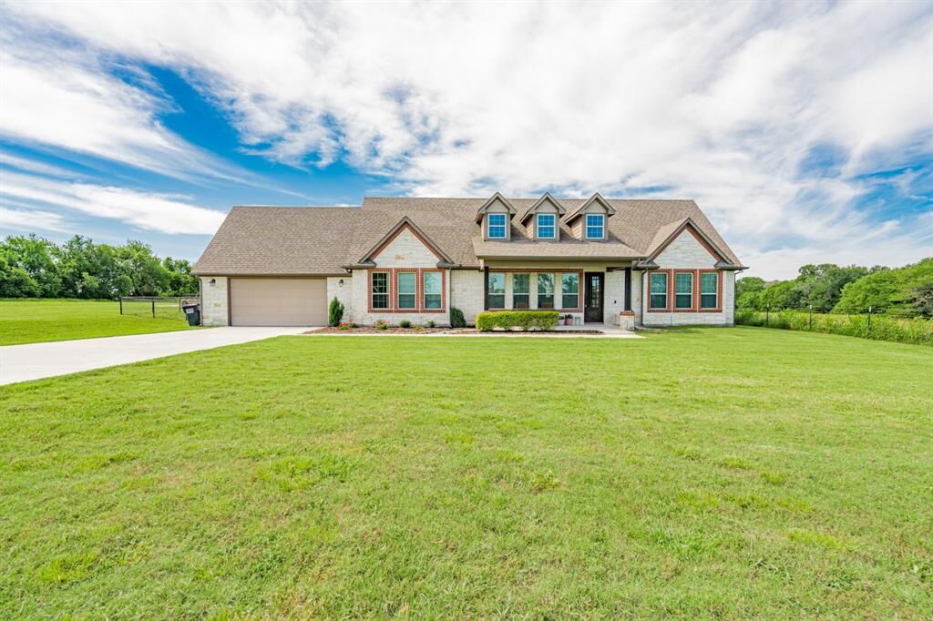 Property Photo:  3547 County Road 1092  TX 75423 