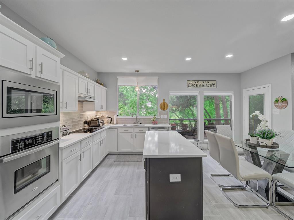 525 Sir Roland Drive  Grand Prairie TX 75052 photo