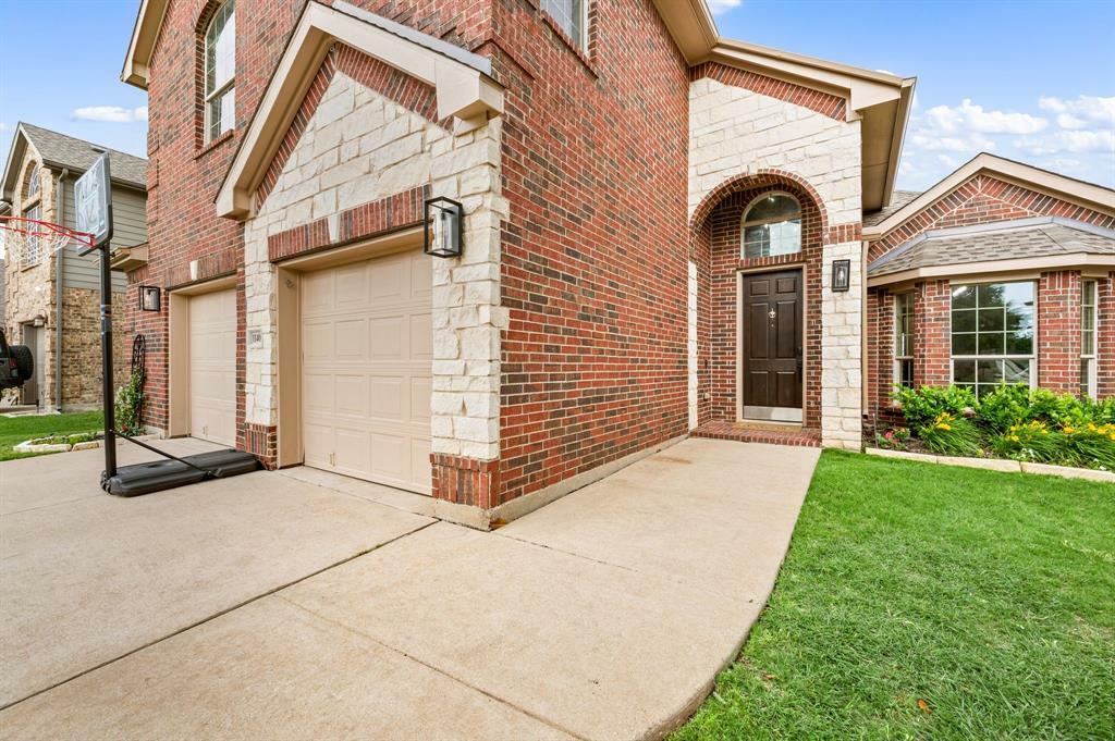 Property Photo: 11404 Grapeleaf Drive TX 76244