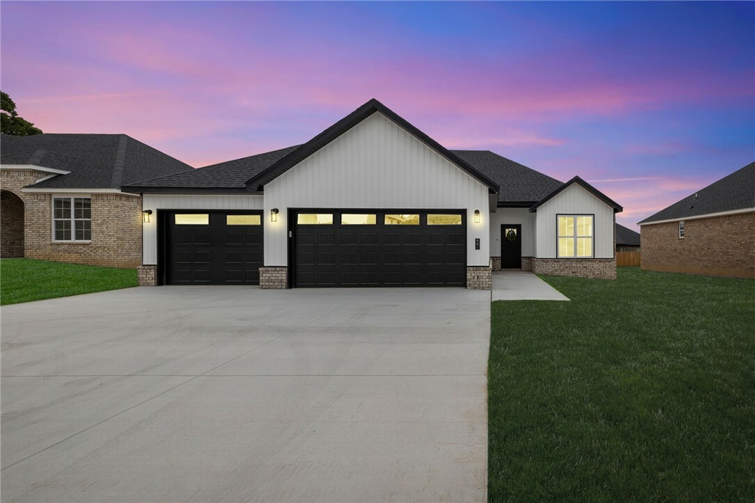 881 E Buchanan Street  Prairie Grove AR 72753 photo