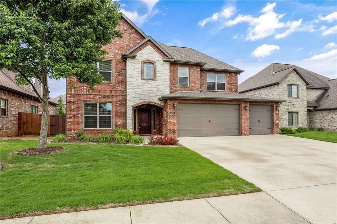 Property Photo:  1703 SW Gosford Avenue  AR 72713 