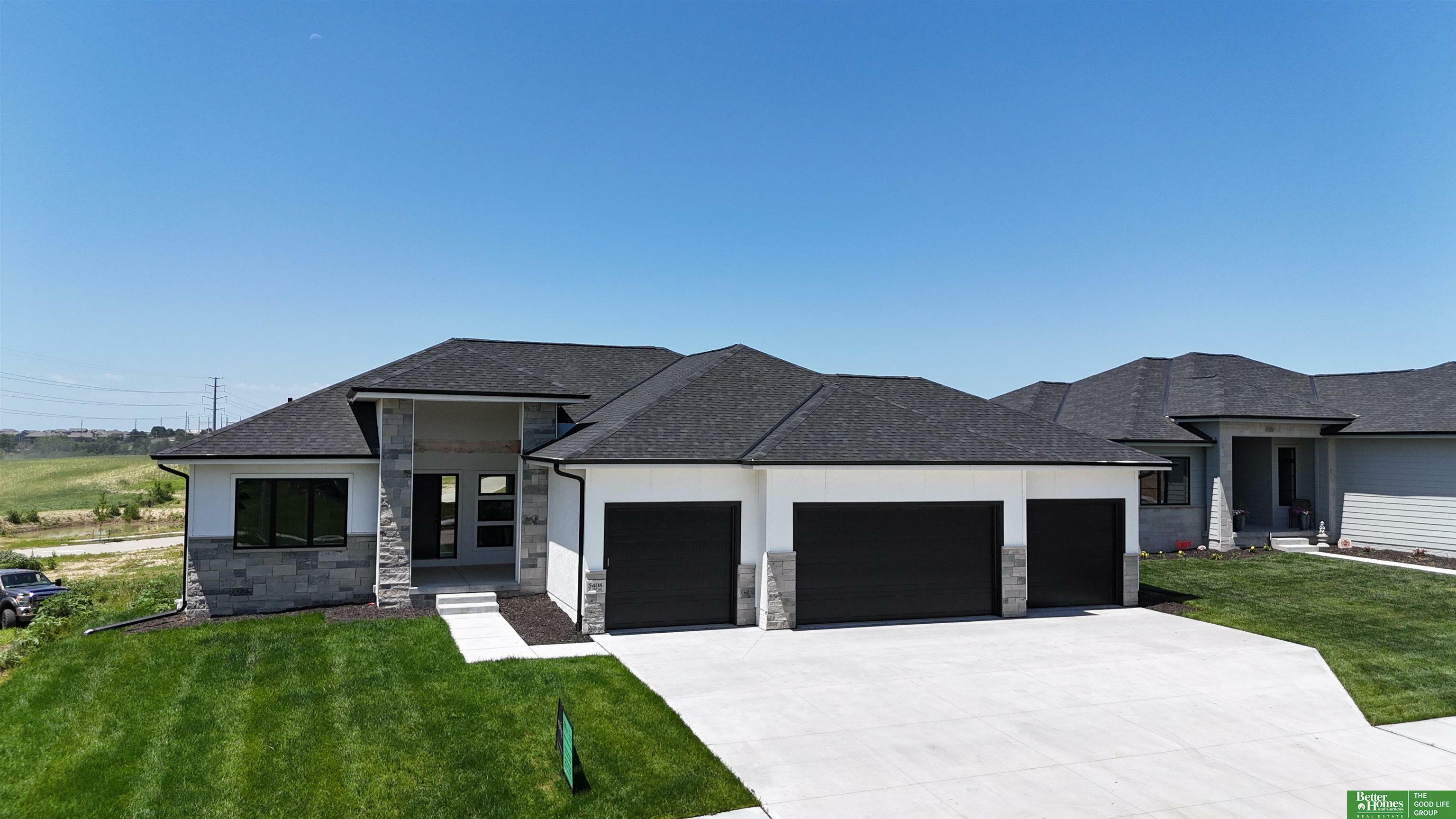 Property Photo: 5408 N 196th Avenue NE 68022