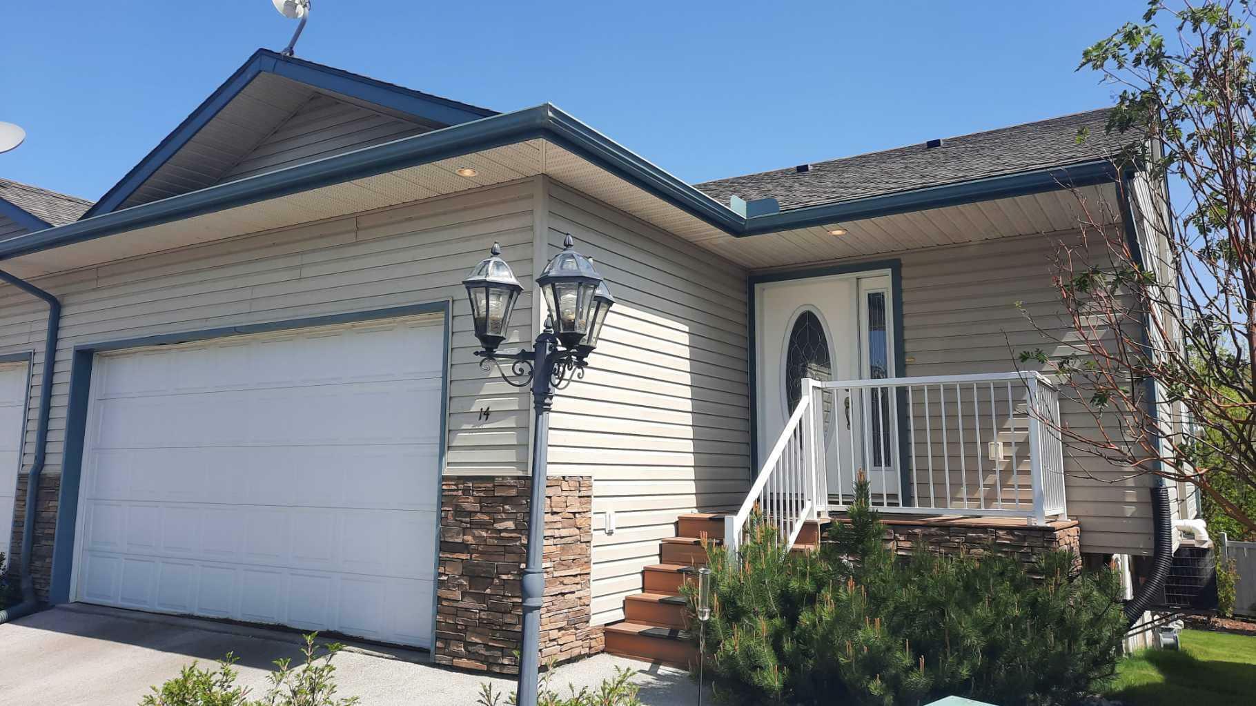 Property Photo: 14 Garden Way AB T0J 0Y5