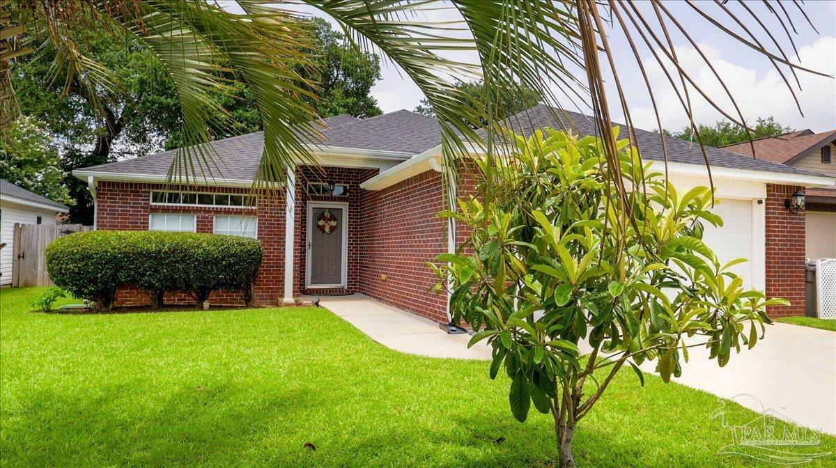 Property Photo: 1462 Camrose Pl FL 32534