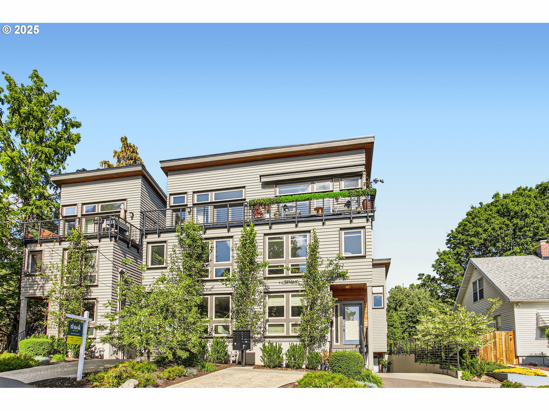 7952 SE 6th Ave 3  Portland OR 97202 photo