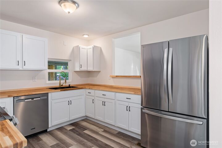 Property Photo: 16300 NE State Hwy 305 10 WA 98370