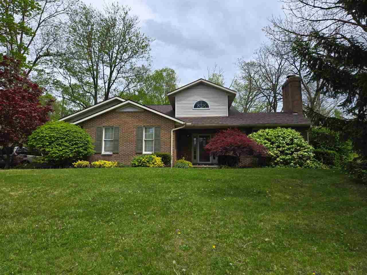 Property Photo:  275 Woody Drive  IN 47374 