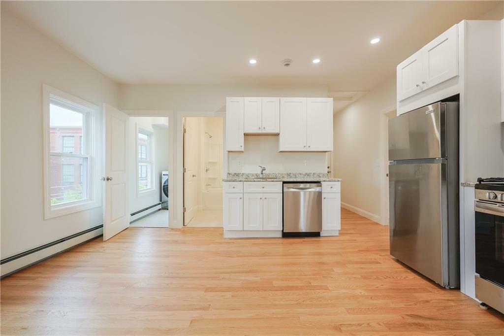 529 Wood St 4th Floor Street 4  Bristol RI 02809 photo