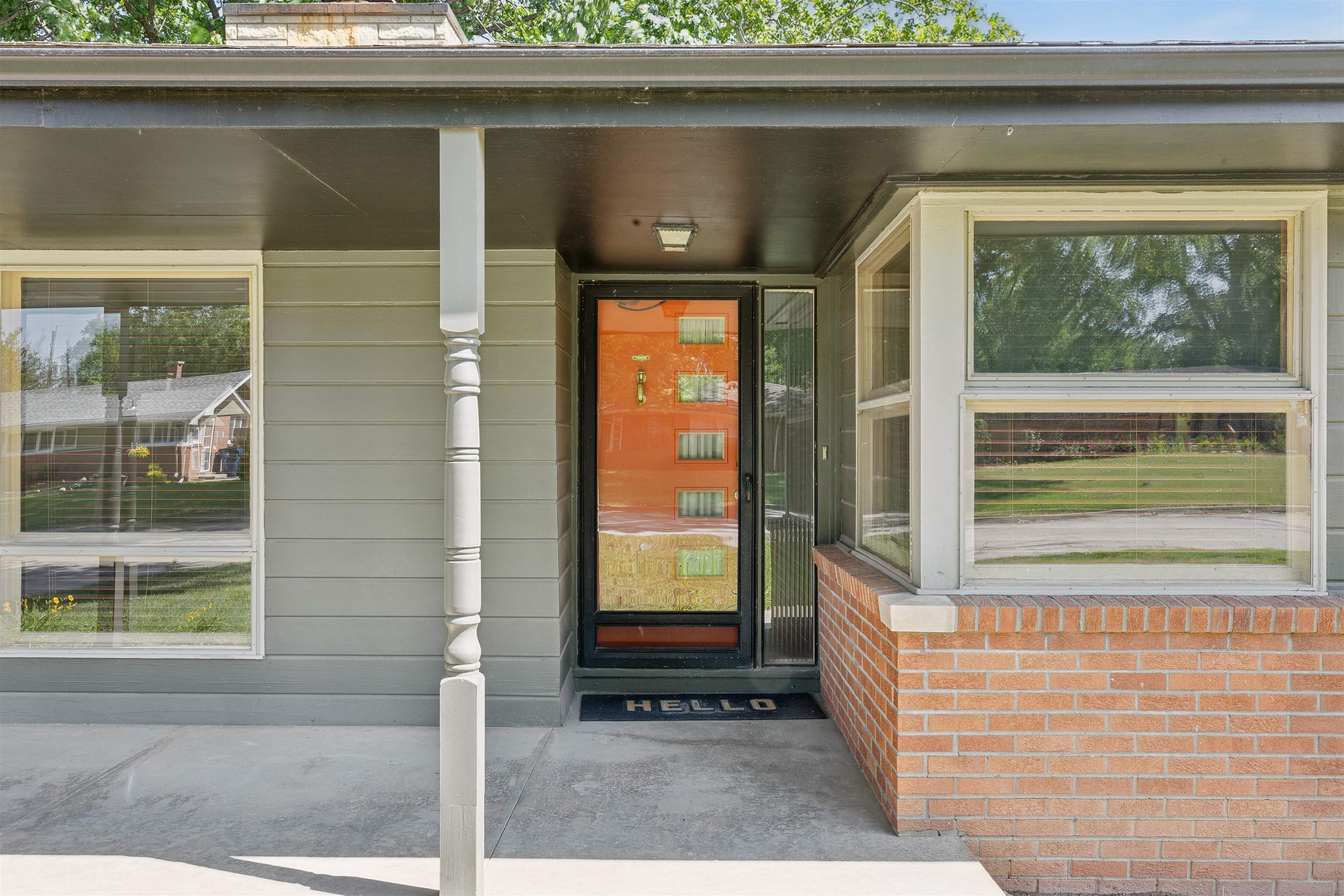Property Photo: 6202 E Jacqueline St KS 67208