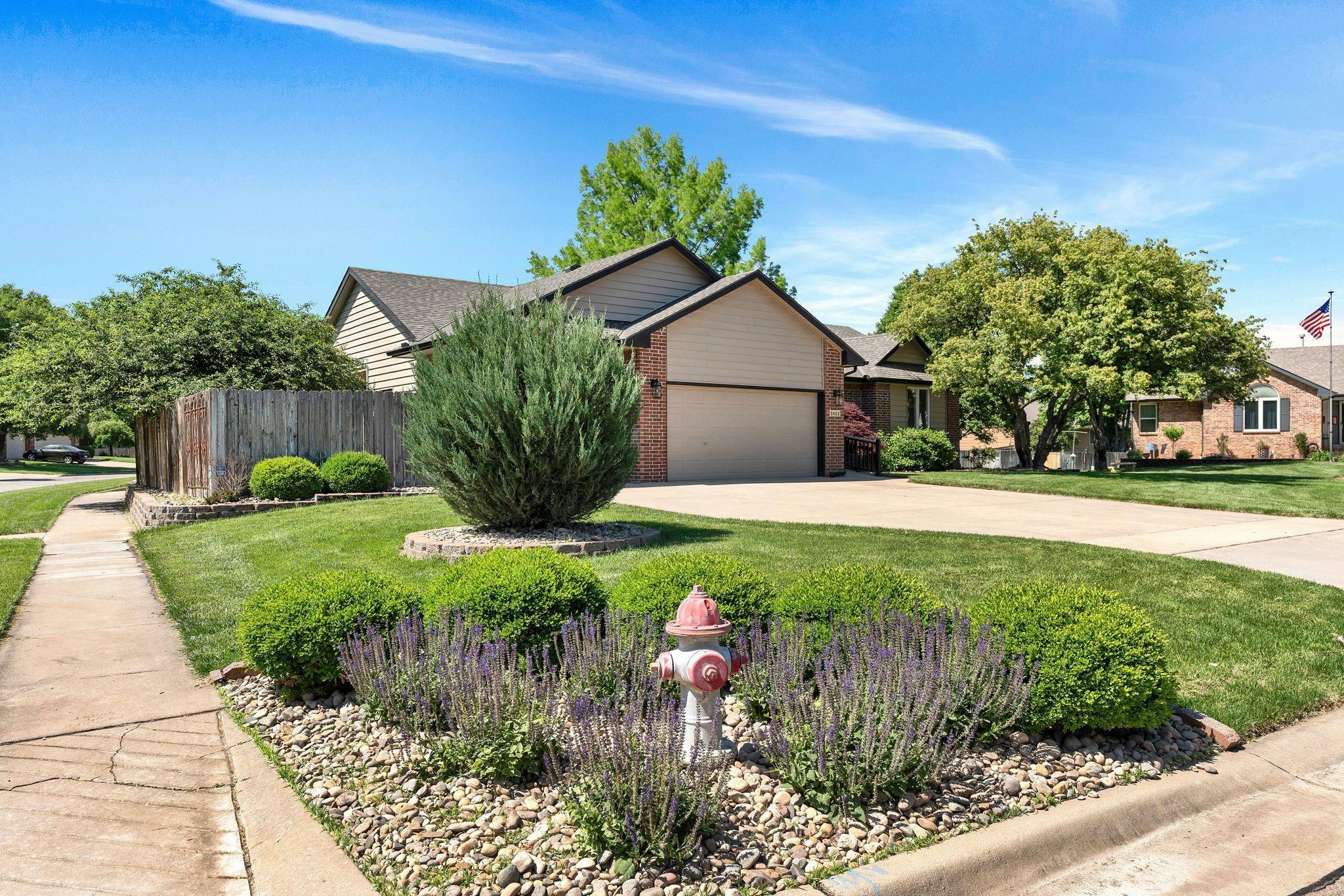 Property Photo: 2422 N Covington Ct KS 67205