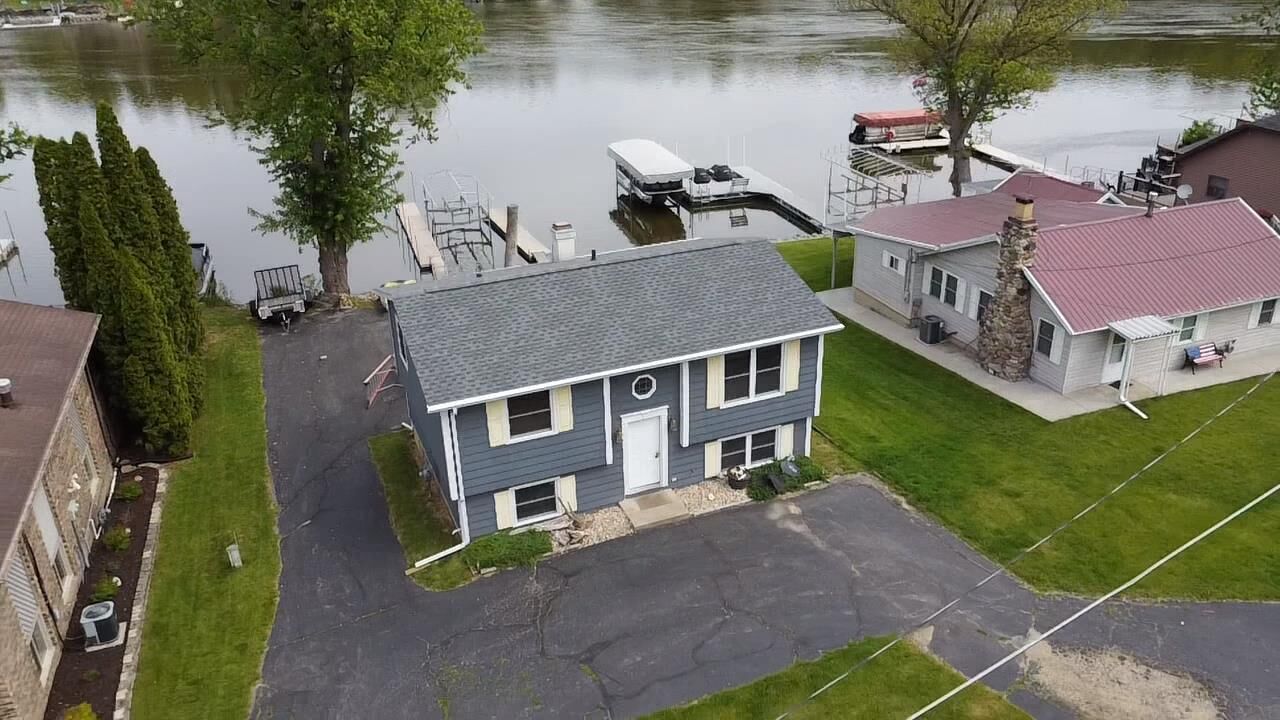 Property Photo: 395 East Ellendale Road WI 53534