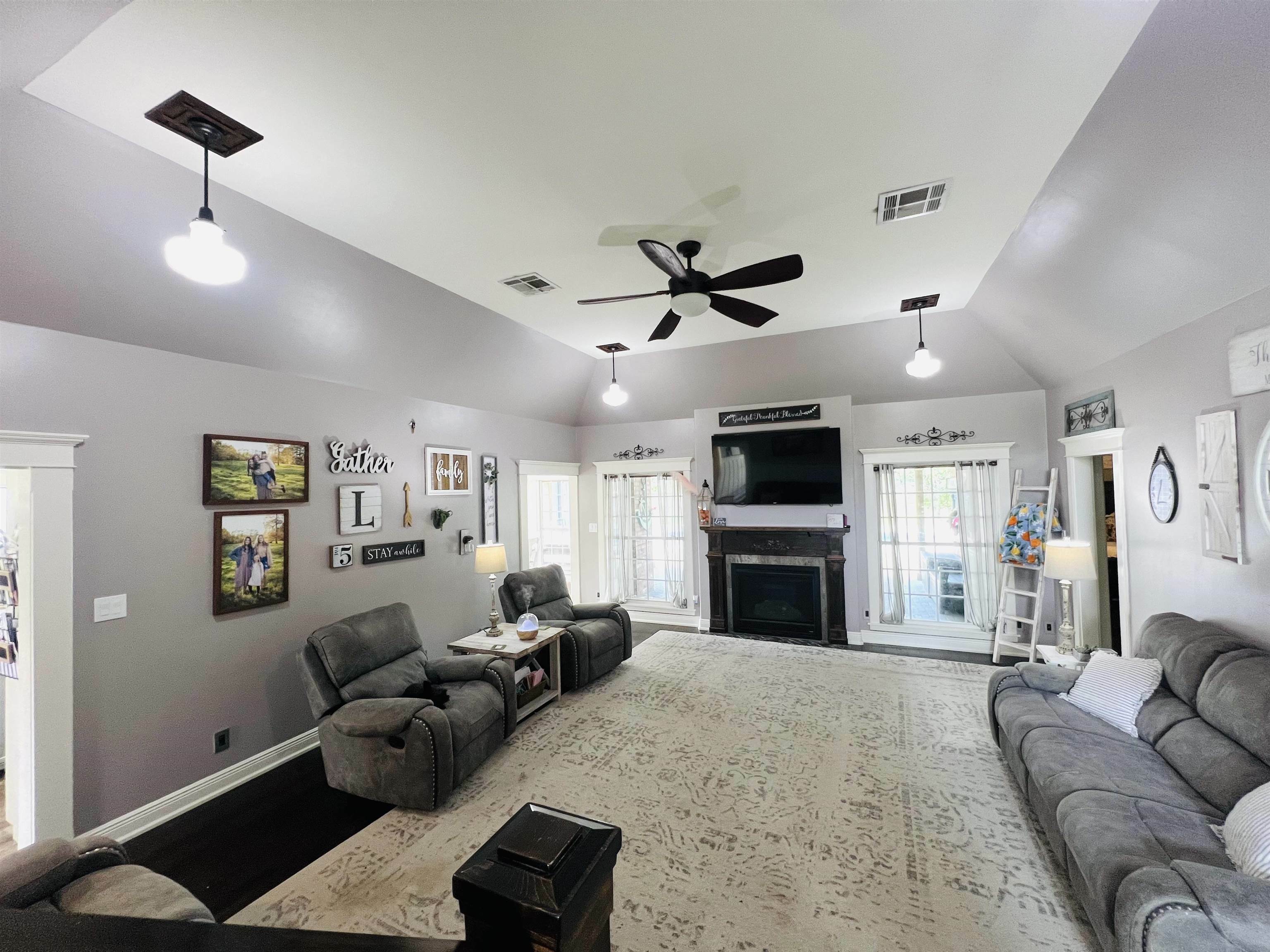 Property Photo:  6201 Hazelwood  TX 77632 