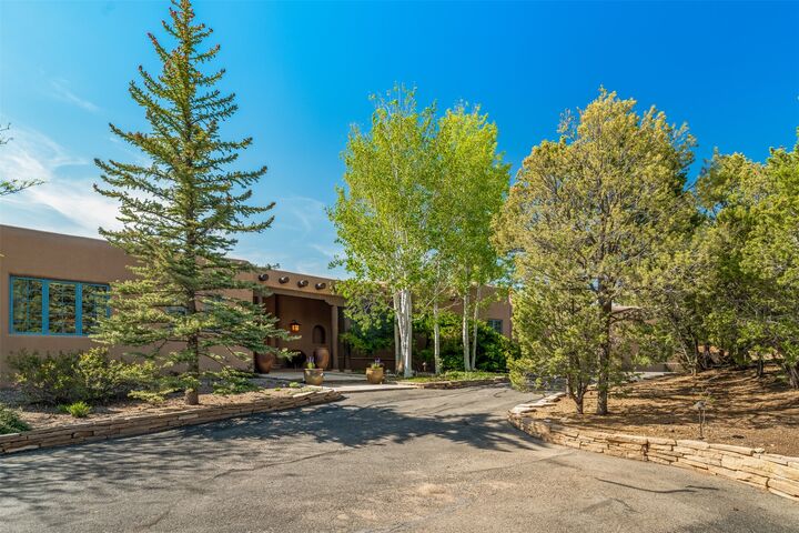 Property Photo: 1050 Sierra Del Norte NM 87501