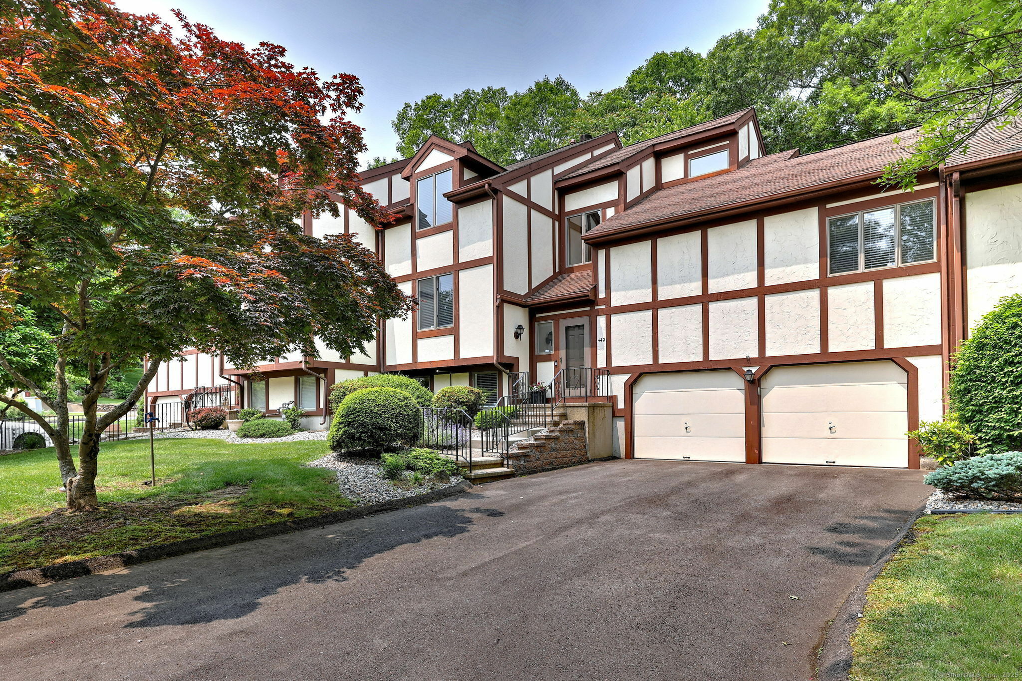 Property Photo: 690 Forest Road 442 CT 06516